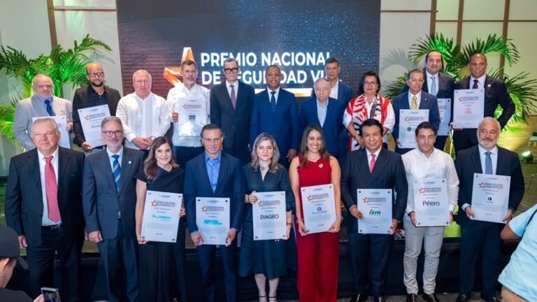INTRANT realiza primera edición del Premio Nacional de Seguridad Vial; reconoce 13 empresas